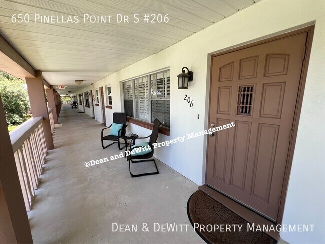 Foto del edificio - 650 Pinellas Point Dr S