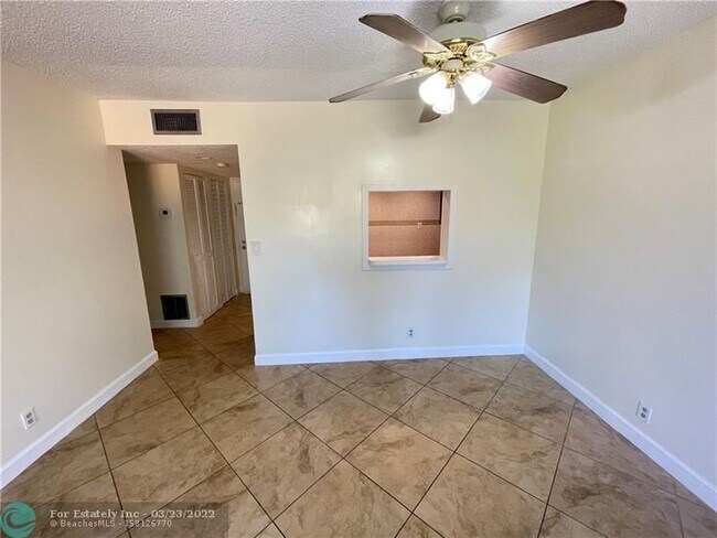 Foto del edificio - 4354 NW 9th Ave