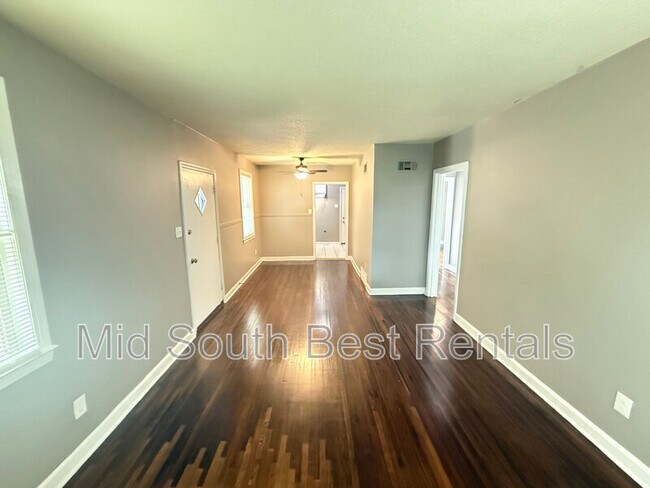 Building Photo - 3124 St Charles Dr