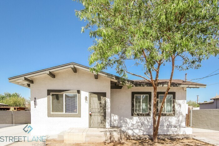 Primary Photo - Charming 3 Bedroom in Phoenix!