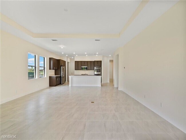 Building Photo - 4 br, 3.5 bath House - 8600 E Baypoint Cir