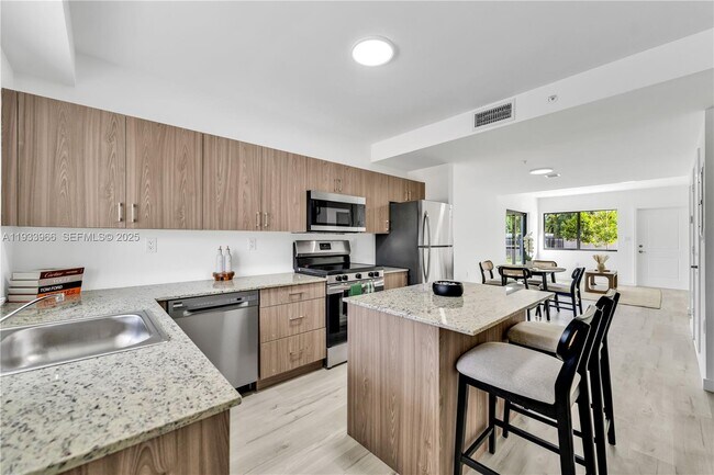 Foto del edificio - 155 NW 160th St