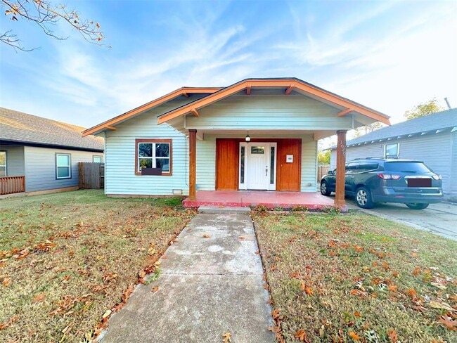 Building Photo - 1628 NE 12th St