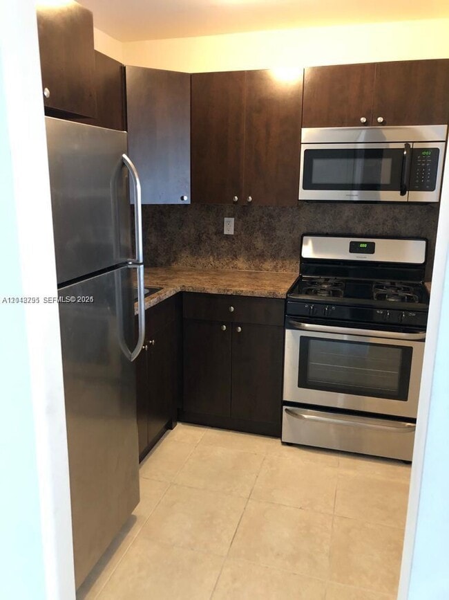 Building Photo - 14500 SW 88th Ave