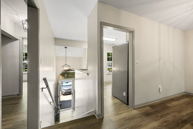 Foto del edificio - Fully Renovated 2 Bedroom 2 Bathroom Condo in Prime Rock Hill Location.