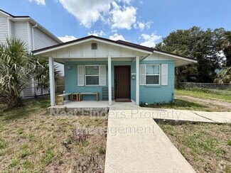 Building Photo - 216 9th St S
