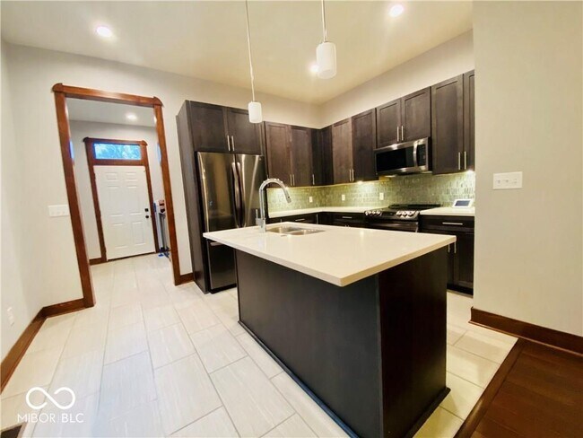 Foto del edificio - 736 E Orange St