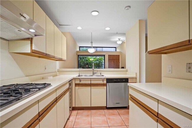 Foto del edificio - 500 E Del Mar Blvd