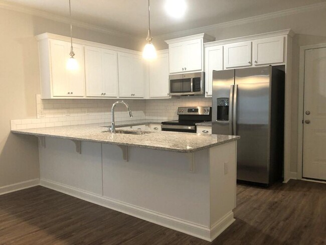 Foto del edificio - 3038 Stanhope Dr