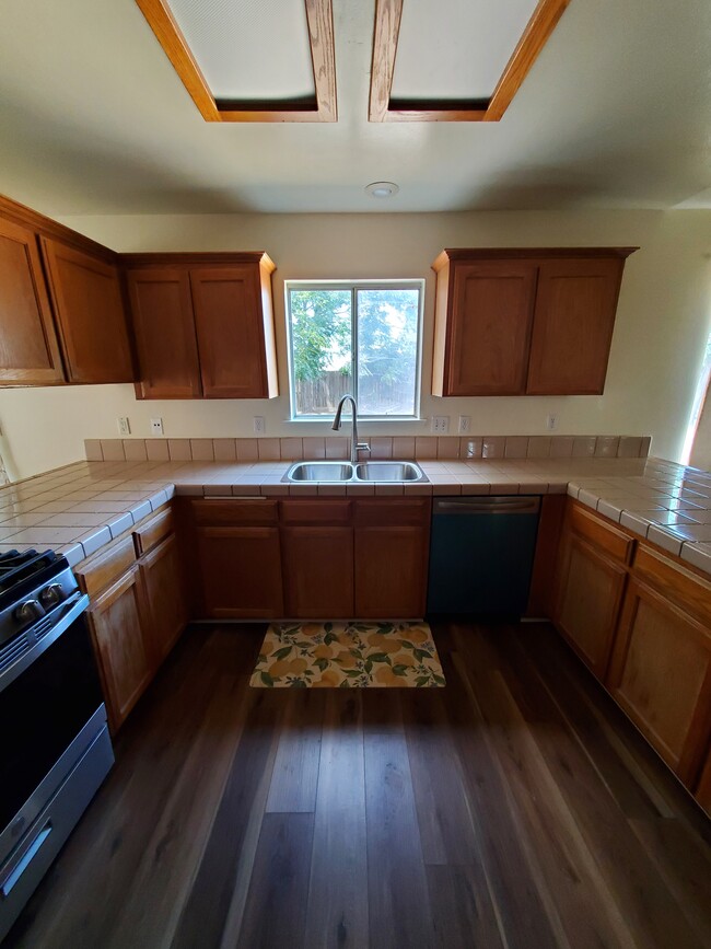 Building Photo - 2307 Gonzalez Ct