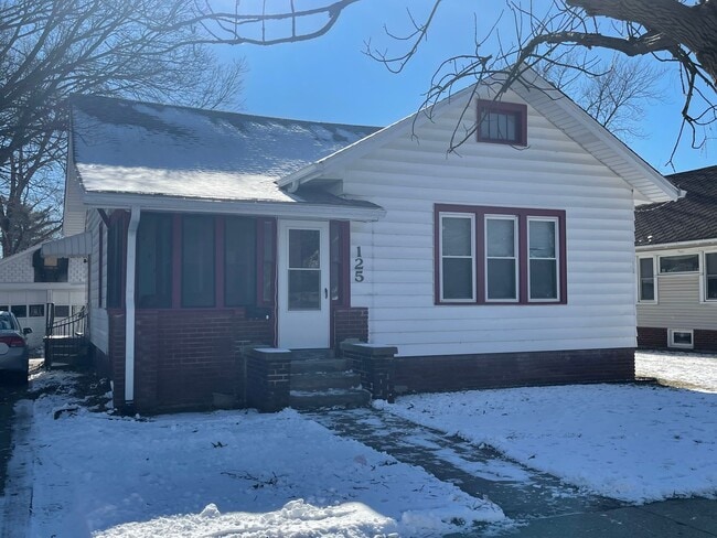 Photo - 3 Bedroom 2 Bathroom on Campus! House