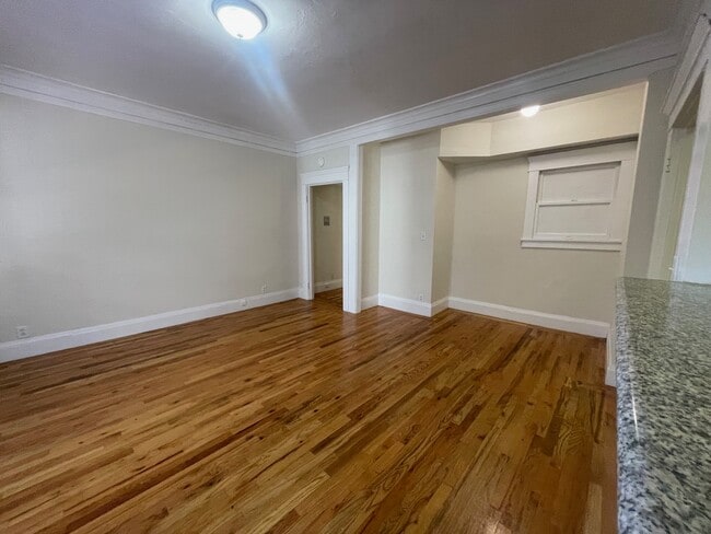 Building Photo - Raymond Apartments