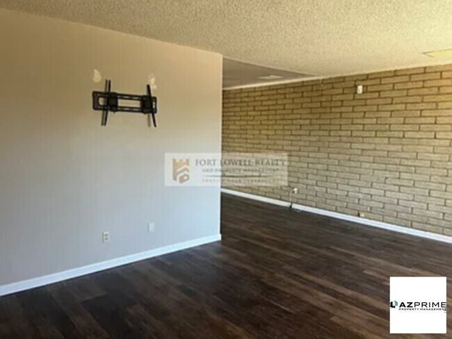 Foto del edificio - Single Family Residence