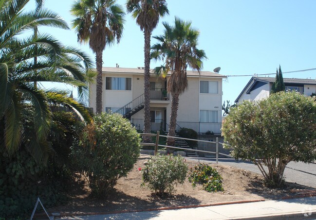 Foto del edificio - 4985 Comanche Dr