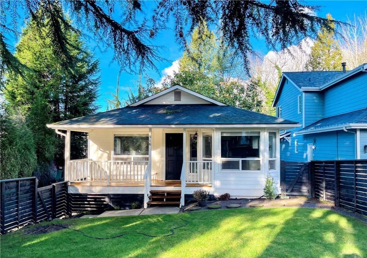 Primary Photo - 2Bd/1Ba Kirkland Duplex