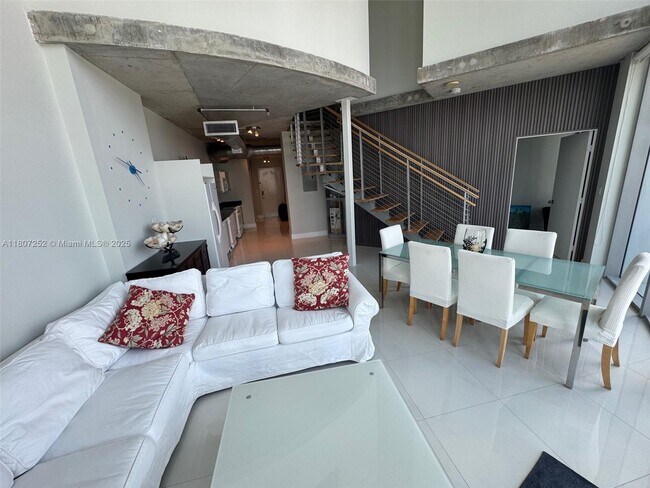 Foto del edificio - 690 SW 1st Ct