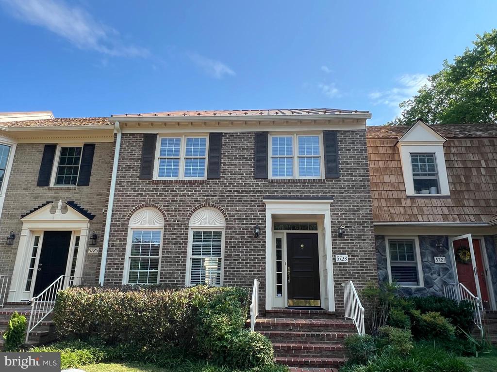 Foto principal - 5723 Brewer House Cir