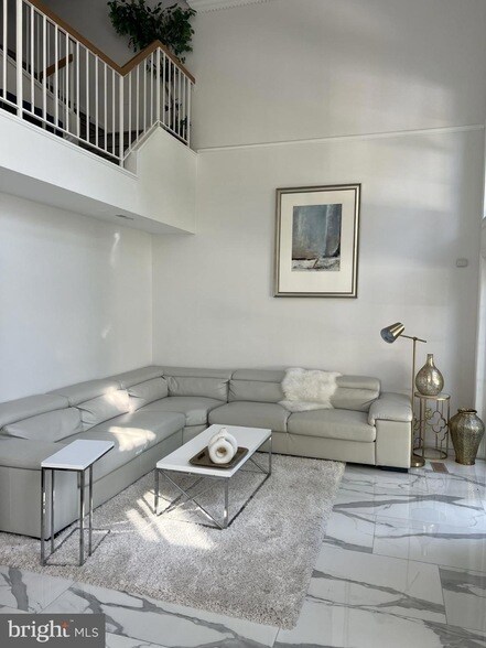 Foto del edificio - 8719 Delcris Dr