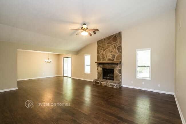 Building Photo - 204 Sunnybrook Ct