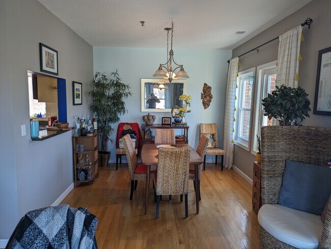 Foto del edificio - 2456 Massachusetts Ave