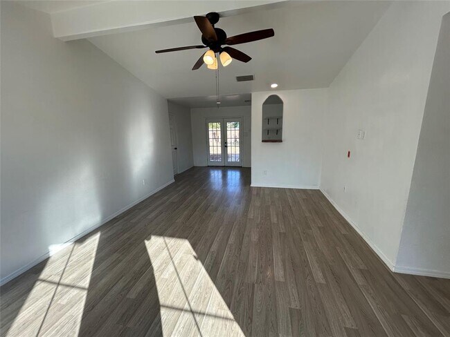 Building Photo - 12121 Sunderland Dr