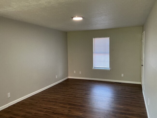 Building Photo - 257 Tinker Hill Cv
