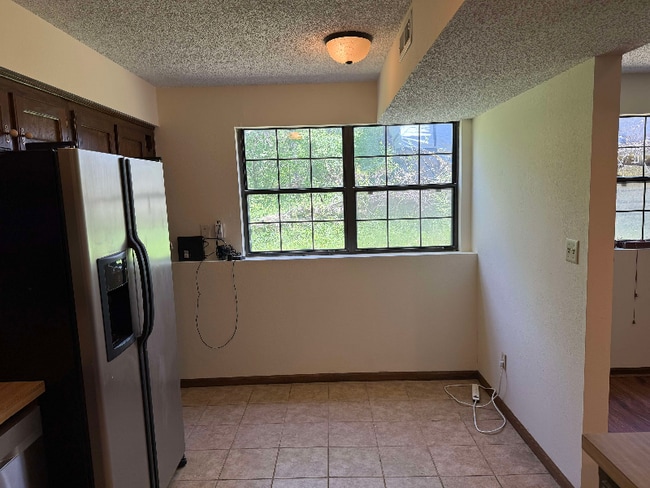 Building Photo - 8323 Woodson Dr