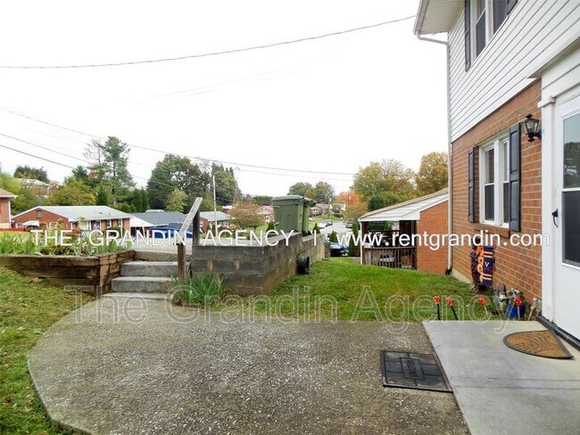 Foto del edificio - 1720 Pomeroy Rd