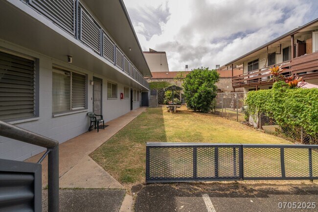 Foto del edificio - Available Now! 2 BD / 1 BA / 1 Parking sta...