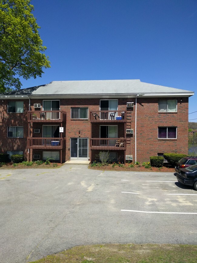 Building Photo - 540 E Merrimack St