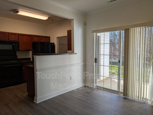 Foto del edificio - 2104 Sardony Ln