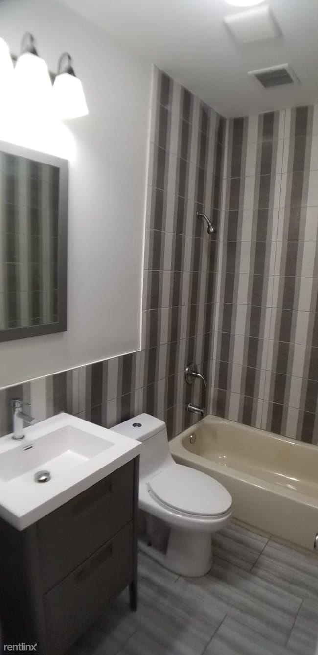 Building Photo - 3 br, 1 bath  - 7 Chelsea Ave Apt 3