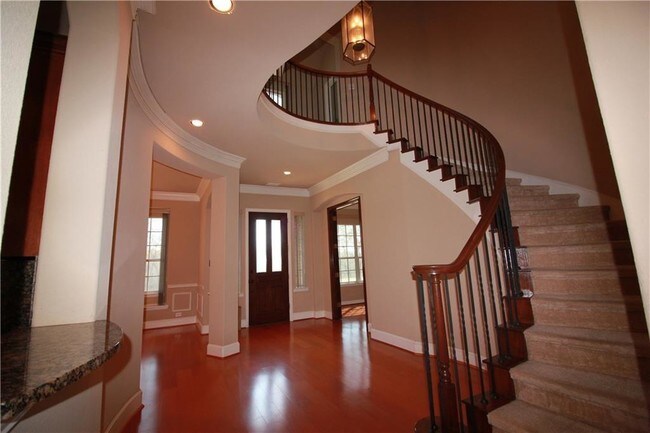Building Photo - 6949 Bendbrook Dr
