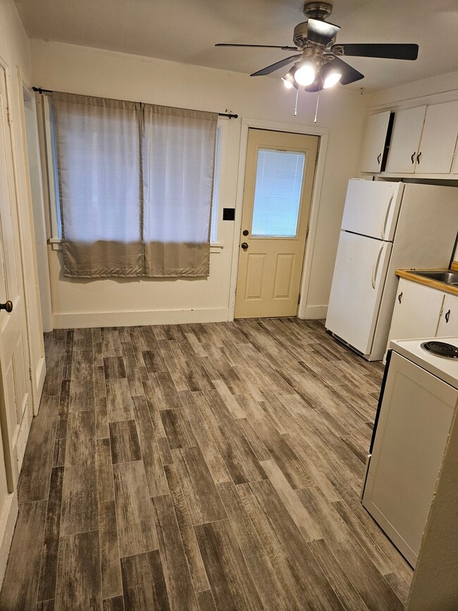 Building Photo - 1519 Avon St