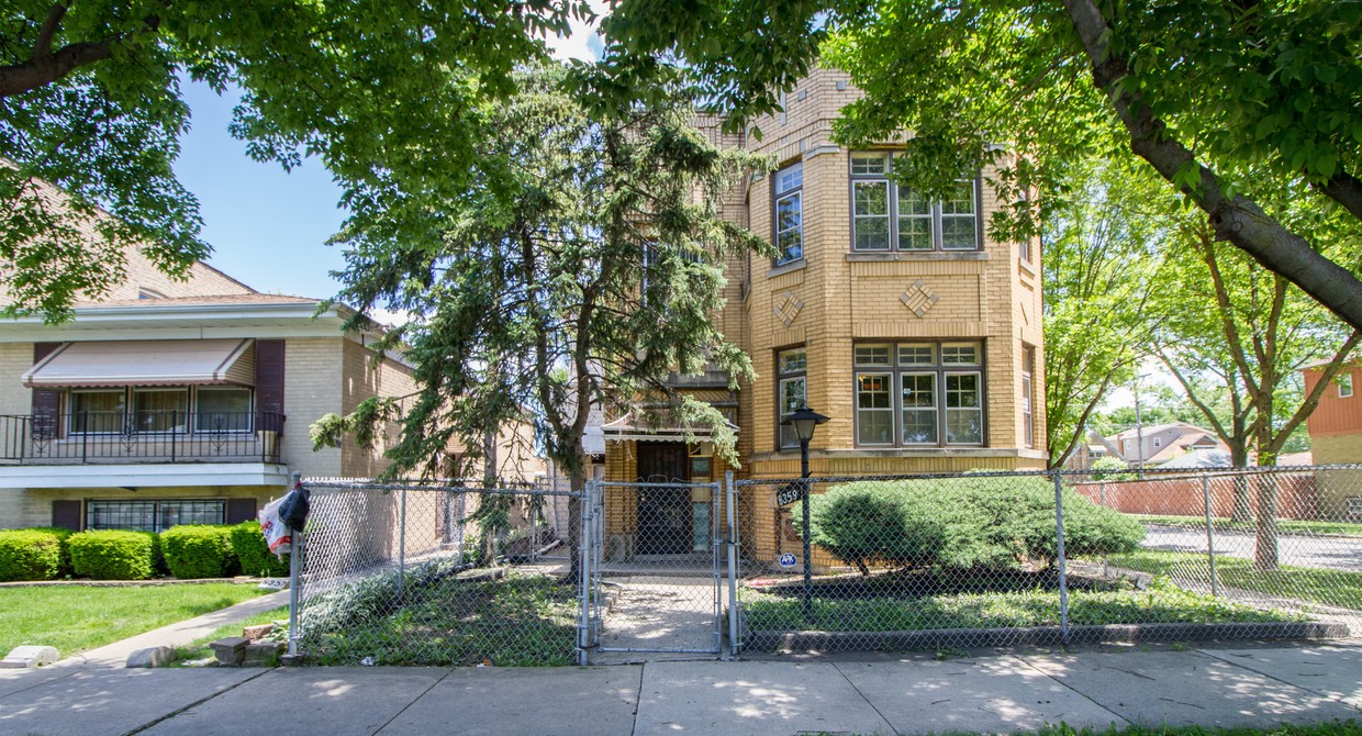 Primary Photo - 8359 S Aberdeen St