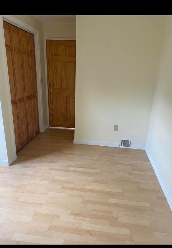 47 Drummond St, Auburn, ME 04210 Room for Rent in Auburn, ME