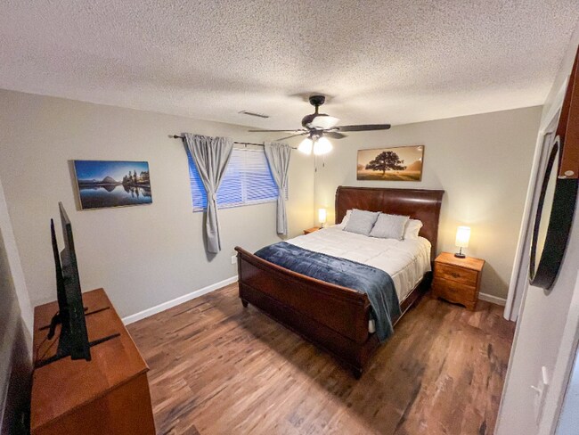 Building Photo - 2221 Madison St