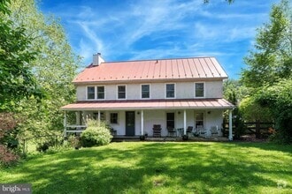 Building Photo - 1331 Hollow Rd