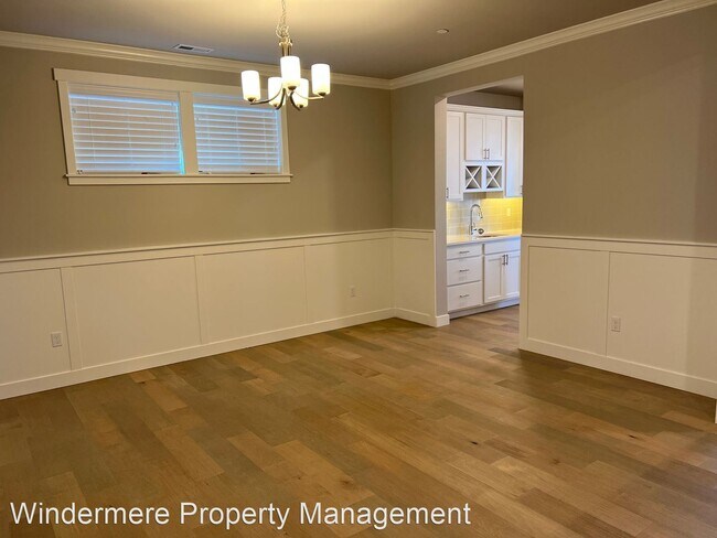 Building Photo - 5 br, 3 bath House - 1411 Baker Heights Loop