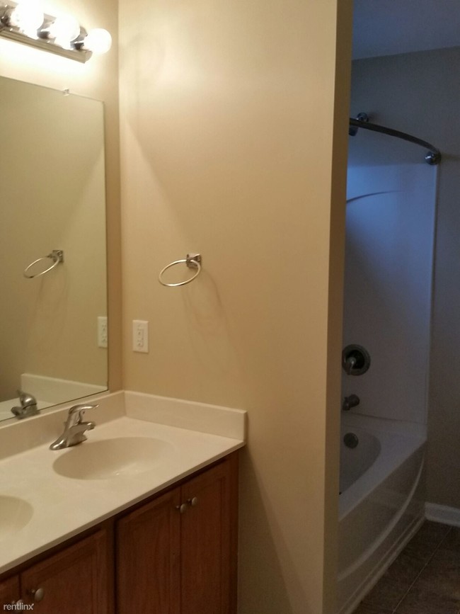 Foto del edificio - 4818 Chapel Ridge Dr