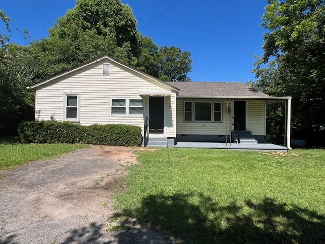 Primary Photo - 83 Fuller Rd