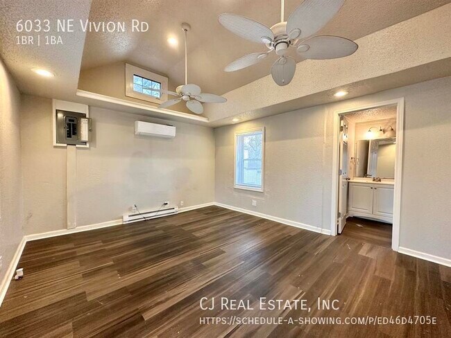 Building Photo - 6033 NE Vivion Rd
