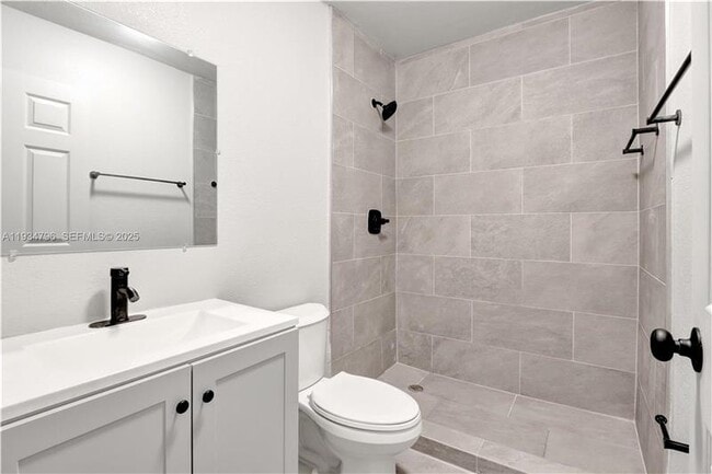 Foto del edificio - 2420 NW 6th Ct