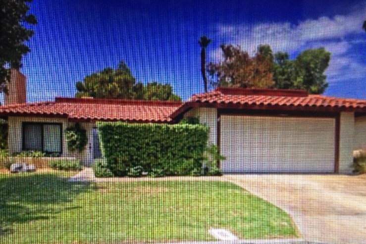 House from street - 41785 Largo