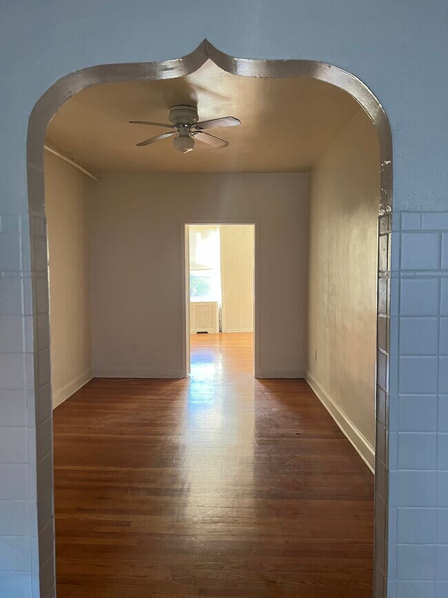 Living toom - 1005 S 3rd St