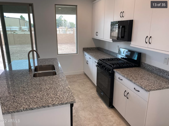 Building Photo - 31593 N Hailey Ln