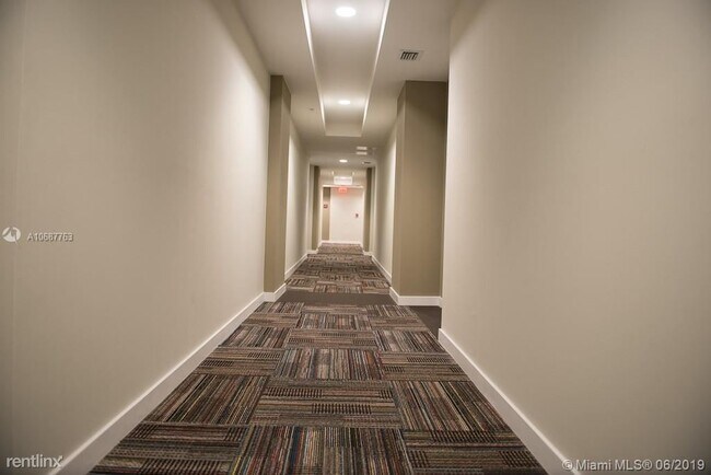 Building Photo - 2 br, 2 bath  - Midtown Doral
