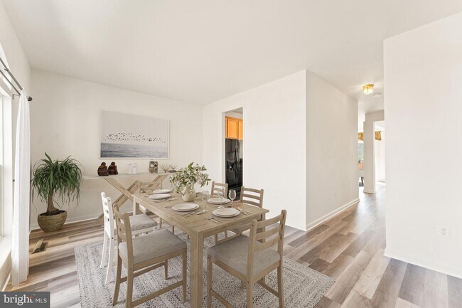 Building Photo - 43783 Maison Blanc Square