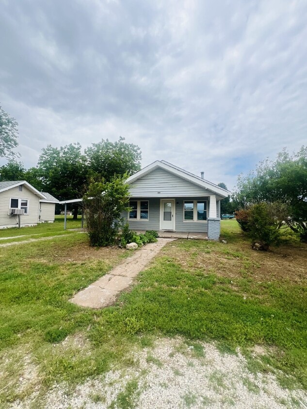 Primary Photo - 109 N 2nd St