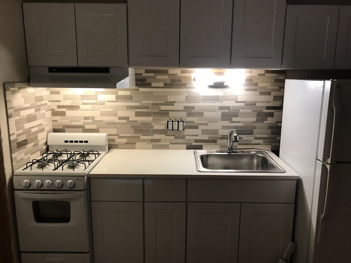 Updated Kitchen! - 1717 Summit St